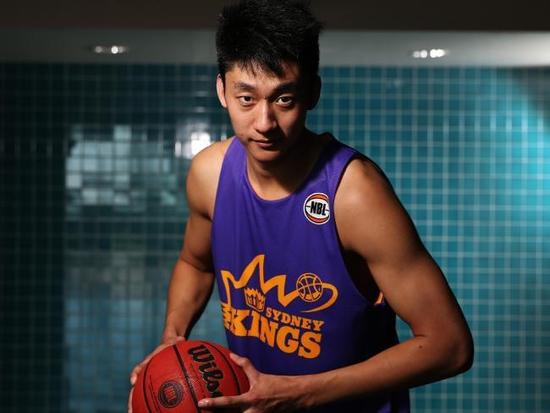 潜力无限！弗拉格背靠背成为最年轻10助攻&得分35+球员（天赋爆棚！弗拉格背靠背改写纪录：史上最年轻10助攻与35+得分球员）