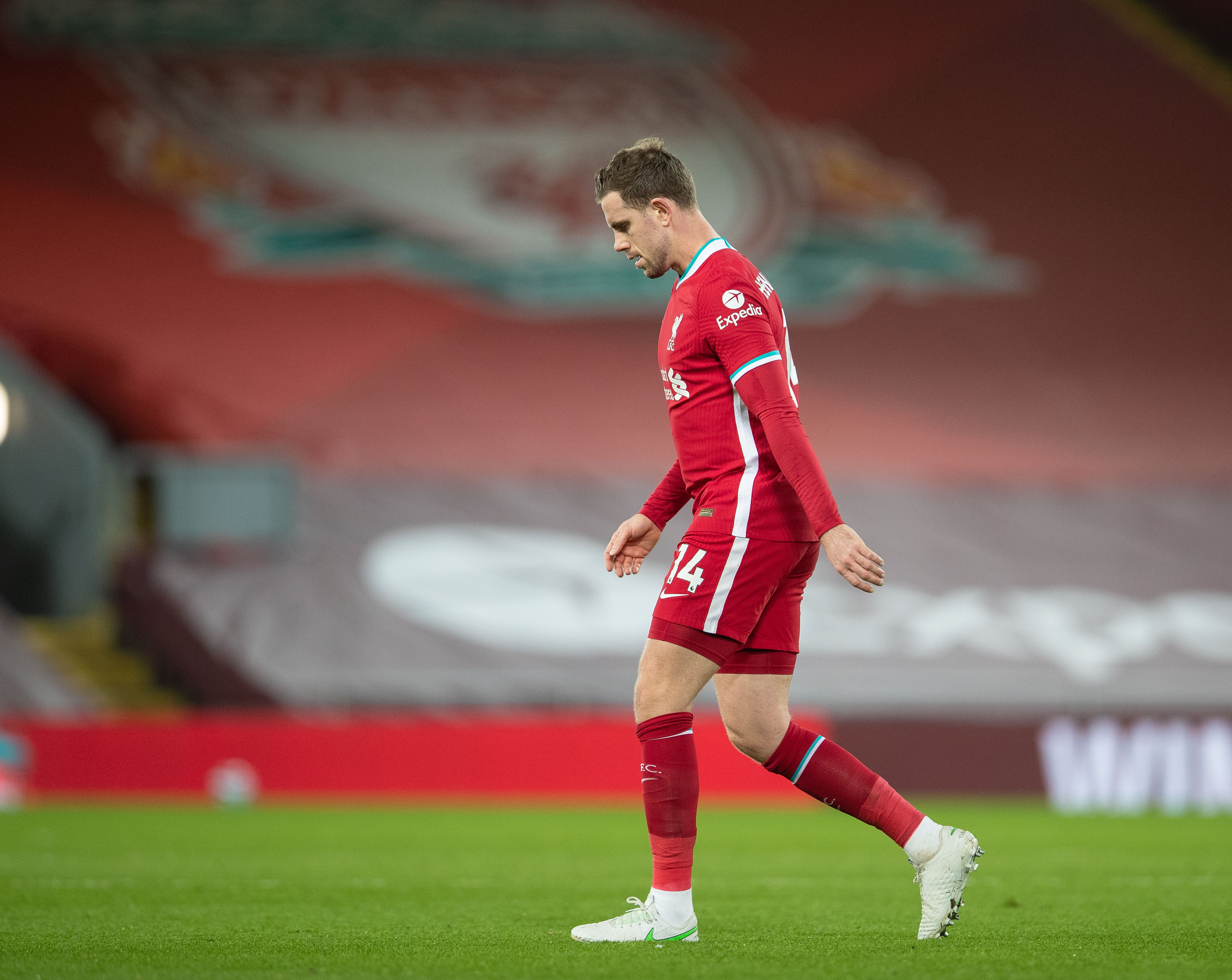 邱贻可谈成就感！执教孙颖莎，赢球站上领奖台，升国旗奏国歌（邱贻可分享成就感：执教孙颖莎取胜登台，国旗升起国歌响起）