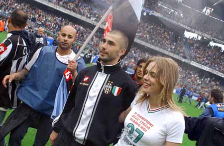 官方：李海新当选2025赛季中超金哨，唐顺齐当选银哨，傅明当选铜哨（官方公布：2025赛季中超金哨李海新，银哨唐顺齐，铜哨傅明）