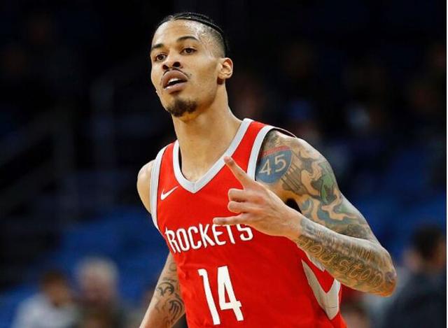 记者：丘库埃泽目前最有可能去富勒姆，土超俱乐部没报价（记者：丘库埃泽目前最有望加盟富勒姆，土超俱乐部尚无报价）