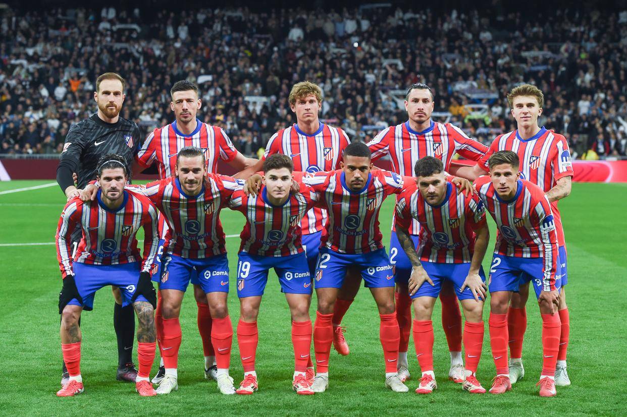 表现惊艳！伊力福拉提10中6贡献17分&半场上演精彩压哨（状态火爆！伊力福拉提10投6中砍下17分，半场奉上压哨好戏）