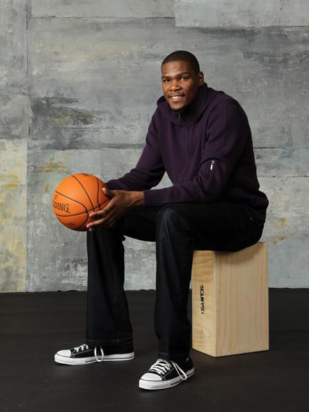 国安vs河南半场数据：控球率56%-44%，河南半场0射正（半场数据：国安控球56%-44%占上风，河南0次射正）